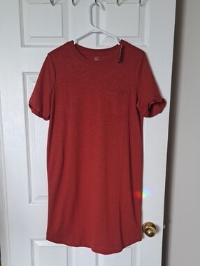 Casual Midi T-Shirt Dress with Pocket in Rust Red